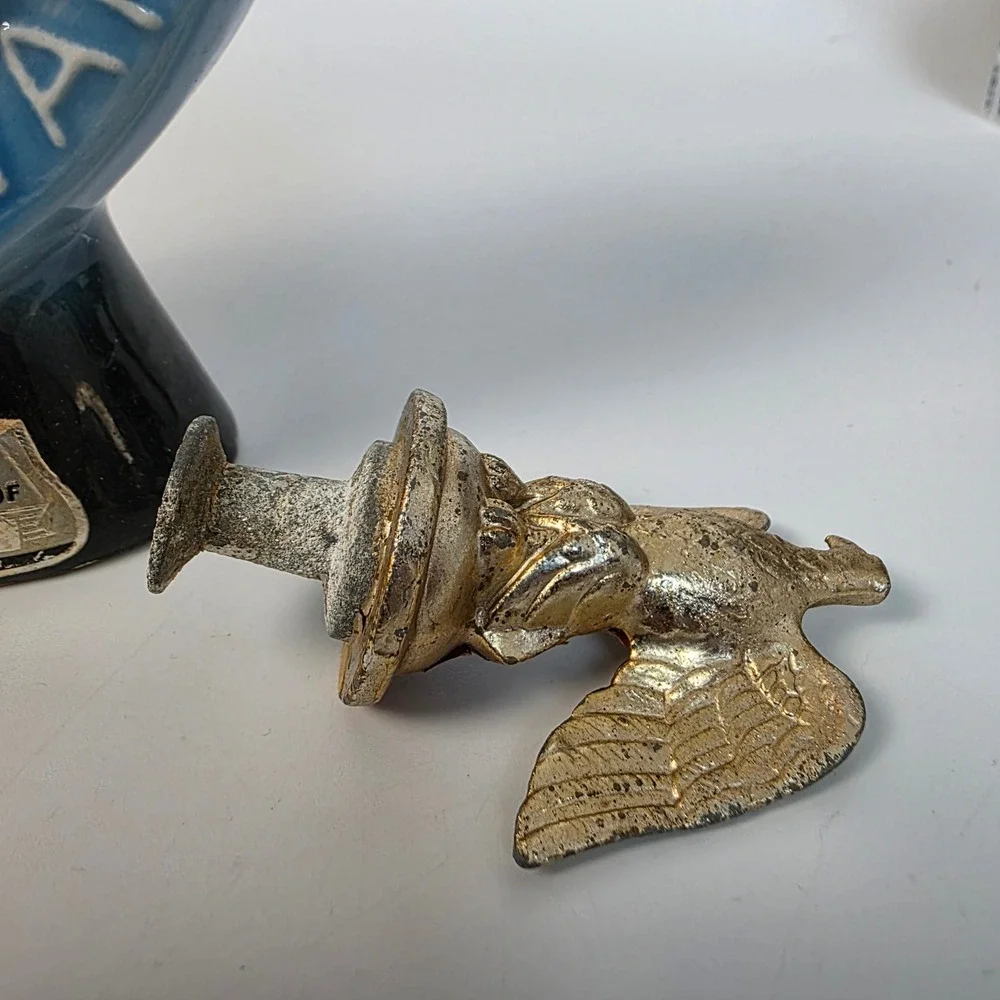 Vintage 1970 Jim Beam AMVETS 25th Anniversary Decanter Regal China Eagle Topper